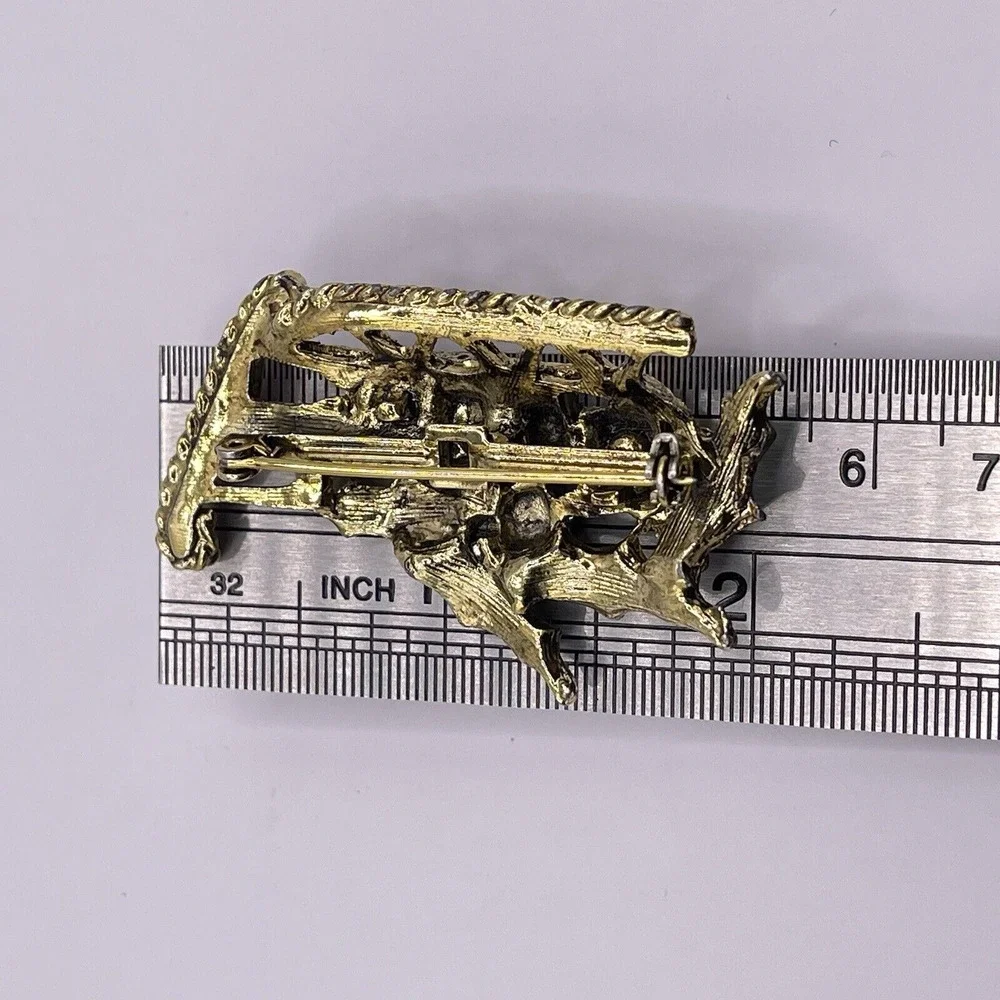 Vintage Christmas Sled Santa's Sleigh Pin Brooch Presents Enamel Rhinestone Gold